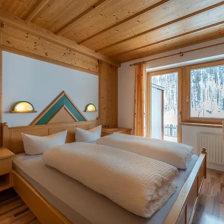 Guest house Fernerblick Apartments Tux