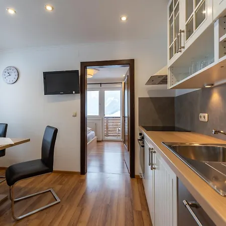 Fernerblick Apartments Guest house 3*